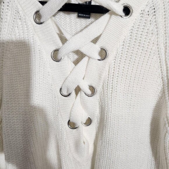Forever 21 Sweater Womens Medium White Knit Long Sleeve Pullover Grommet Y2K - Picture 2 of 10